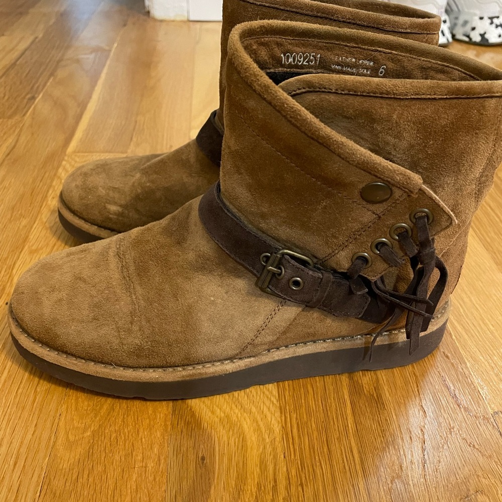 Ugg booties, brown, size 6